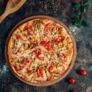 Pizza Chicken Média