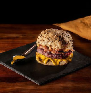 Hamburguesa de fassona completa (300 g.)