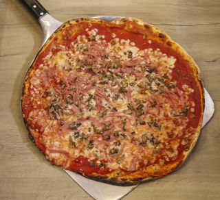 Pizza De Proscuitto Fungi 33 Cm.