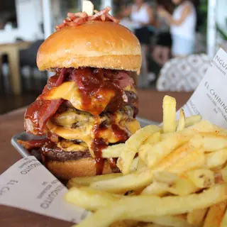 SUPER BURGUER. XXL