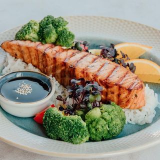 Стейк семги с соусом унаги