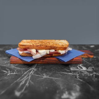 21. Speck, brie e porcini