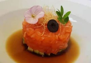 228 Tartare salmone super