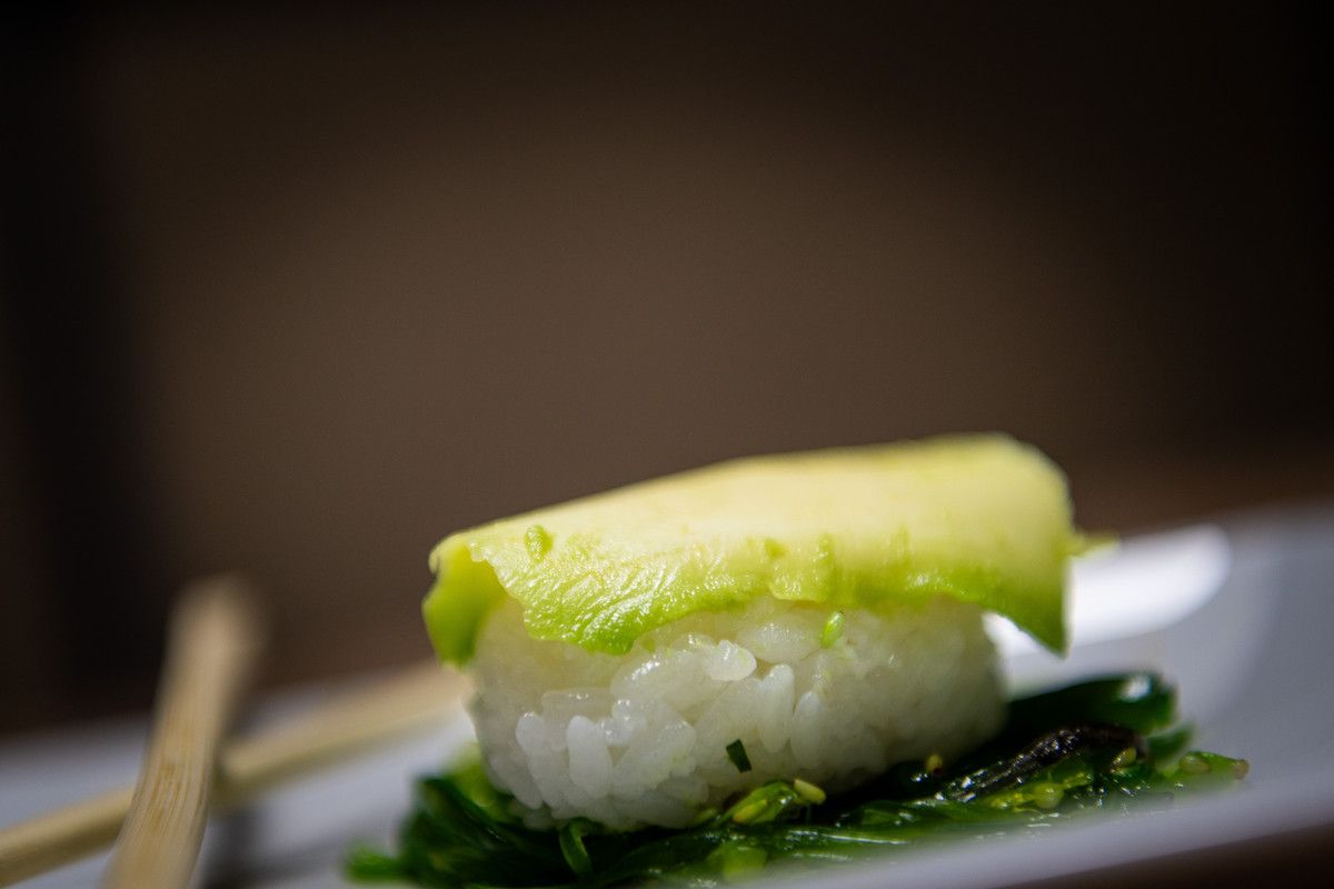 Nigiri De Aguacate
