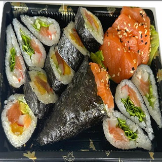 18 Sushi Misto e 1 Temaki e 3Sashimi