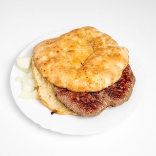 Gurmanska pljeskavica u lepinji, luk