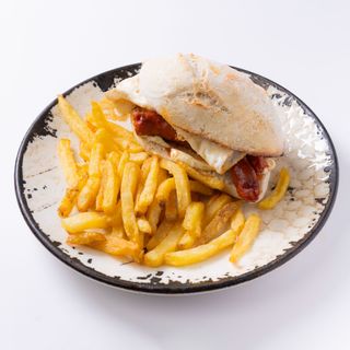 Montadito de Chistorra Iberica y Huevo Frito