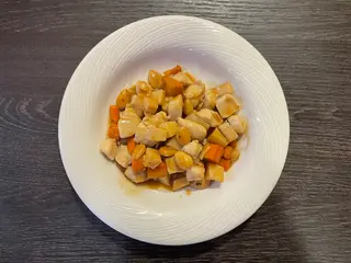 28 Pollo con mandorle