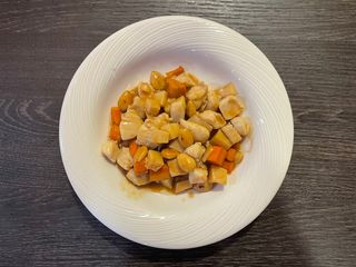 28 Pollo con mandorle