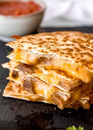 Quesadilla de Costilla BBQ