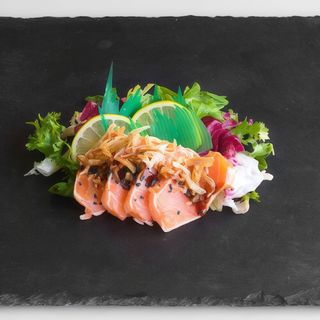 55. Tataki Black Pepper Salmón (4 Pzs.)