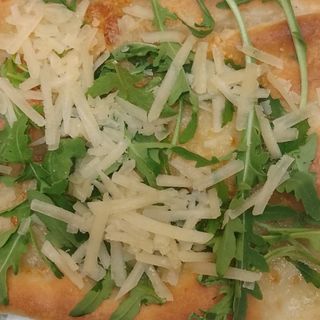 Mozzarella con rucola e grana