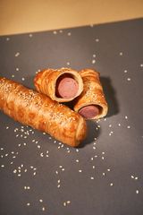 Crenvurști în aluat ( ROGOB LACTA)