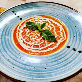 Supă cremă de roșii și legume