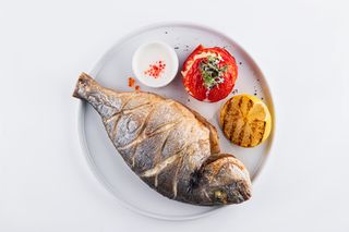 Дорадо с прованскими травами