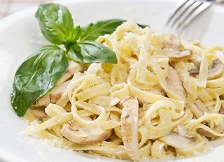 Tagliatelle pollo & funghi