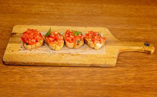 BRUSCHETTA POMODORO