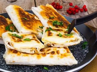 Сулугуни (1шт)