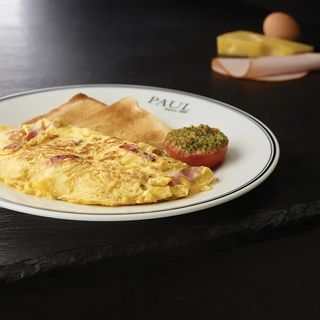 Omelette jamón y emmental