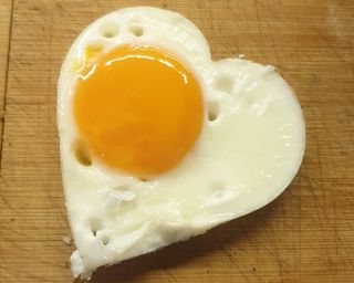  Uovo cotto sulla piastra 