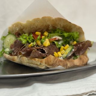 Goveđi Kebab u lepinji