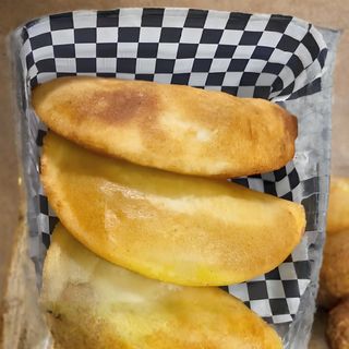 Empanada de queso con platano