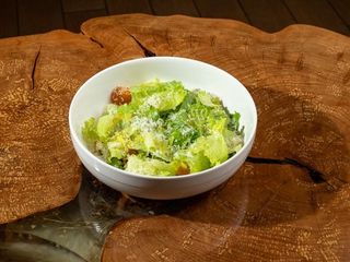 Салат з відбивною з півня (310г)