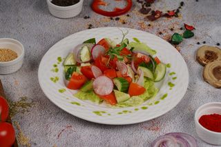 Салат из свежих овощей (250г)