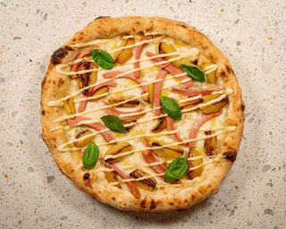 Wurstel, patate e cheddar