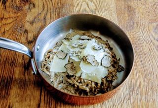 FAMOSA PASTA AL TARTUFO