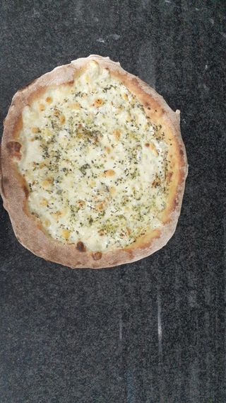 Pizza De Pan De Ajo