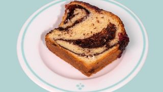 Babka czekoladowa z malinami