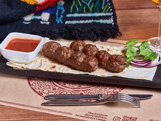 Люля-кебаб зі свинини та яловичини (200/50/30g)