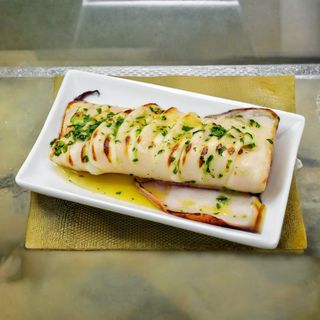 Ración De Pescado A La Plancha De Calamar Nacional