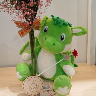 DRAGÓN PELUCHE CON 1 ROSA