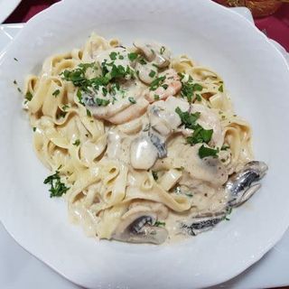 Tag Con Nata, Champiñones Y Gambas