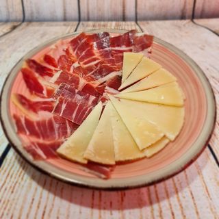 Combinado De Jamón De Cebo Y Queso Manchego