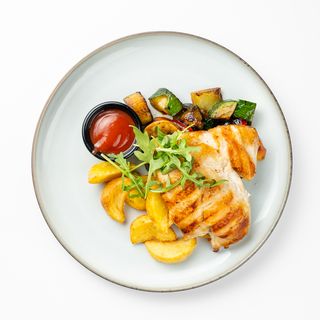 Pileći file sa žara