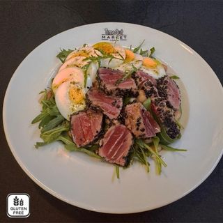 Tataki de Atum com Feijão Frade e Ovo