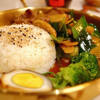 riso con manzo e zenzero porro/姜葱牛肉盖饭