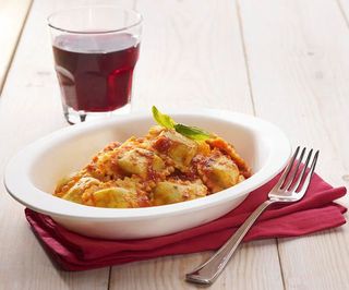 Ravioli s rajčicom i bosiljkom