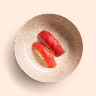 31. Nigiri de atún