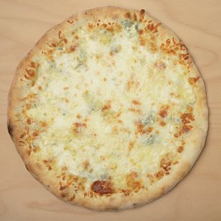 Meniu Pizza Quattro Formaggi mare + Pepsi 500 ml