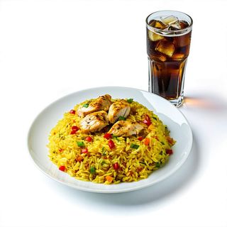 Arroz con Pollo al Curry + Coca-Cola Sabor Original lata 330ml.