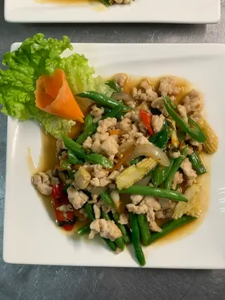 2. Khao pad khra phao muu