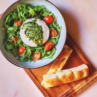 BURRATINA CON DUO DE PESTO