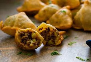 Samosa de carne (3 pzs. - 5 pzs.)
