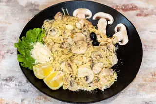 Špagete Alfredo sa piletinom 200 gr