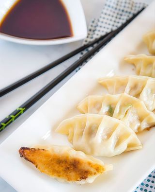 22N-Gyoza De Cerdo (6 Uds.)
