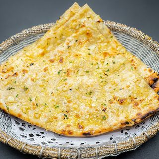 Cheese & Garlic Naan